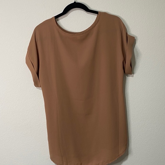 Sheer Zenana Outfitters Brown Tan Women's Short Sleeve Blouse Top - Picture 2 of 4